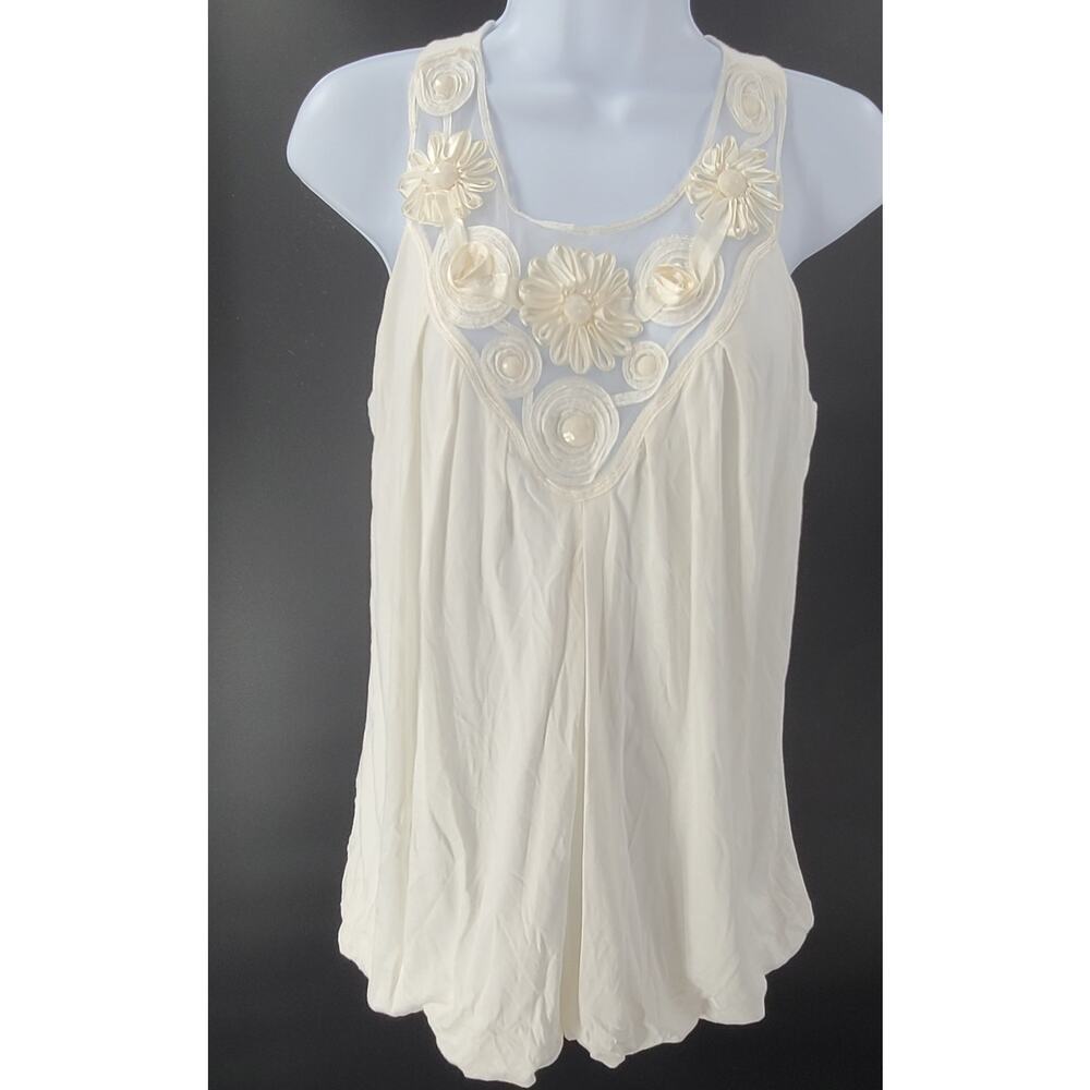 Twentyone Y2K VTG white floral design bubble hem women's tank Size Medium cruise
